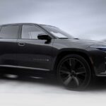 Hé lộ thiết kế nội thất SUV thuần điện Jeep Wagoneer S